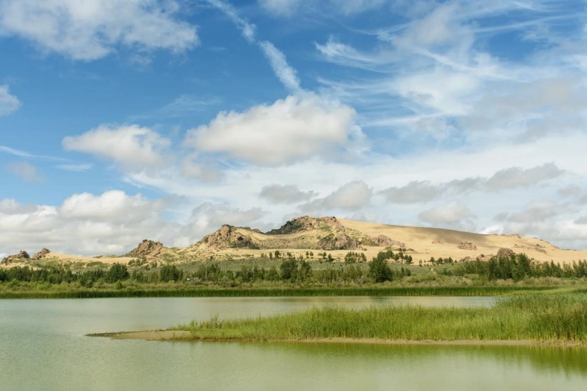 Yulong Sand Lake